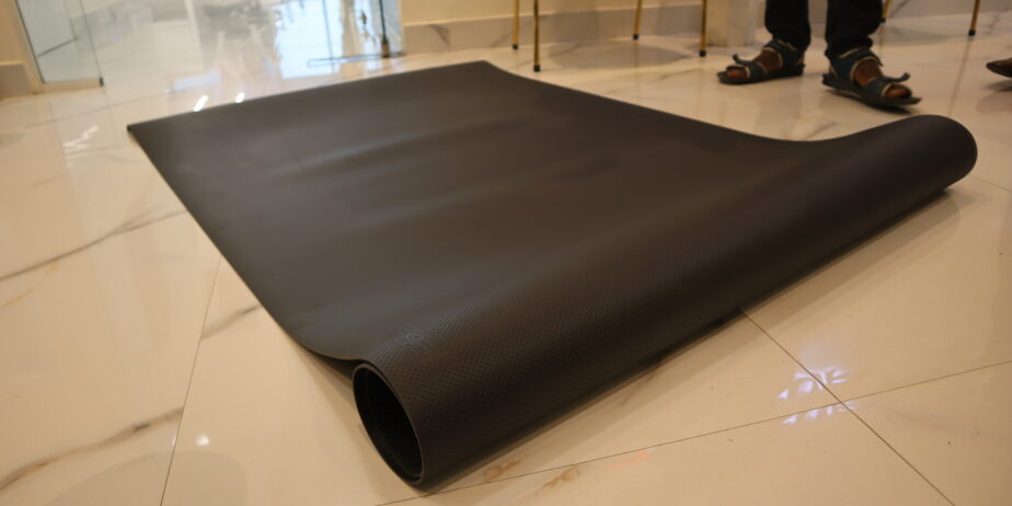 Electrical Insulation Rubber Mat for Sale in Indonesia